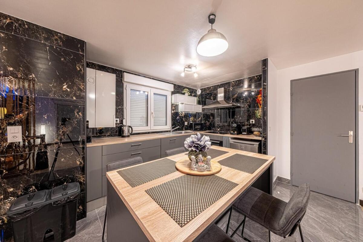 Disney Skyline 2 Apartment Bussy-Saint-Georges Bagian luar foto